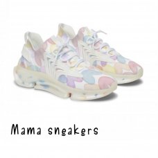 Mama sneakers