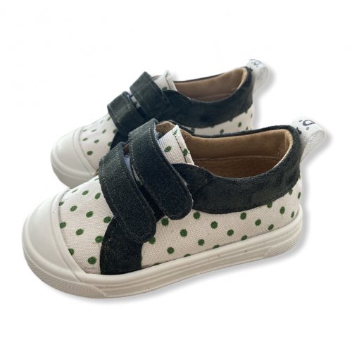Sneakers green polka dots