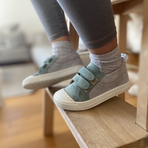 Sneakers grey and emerald